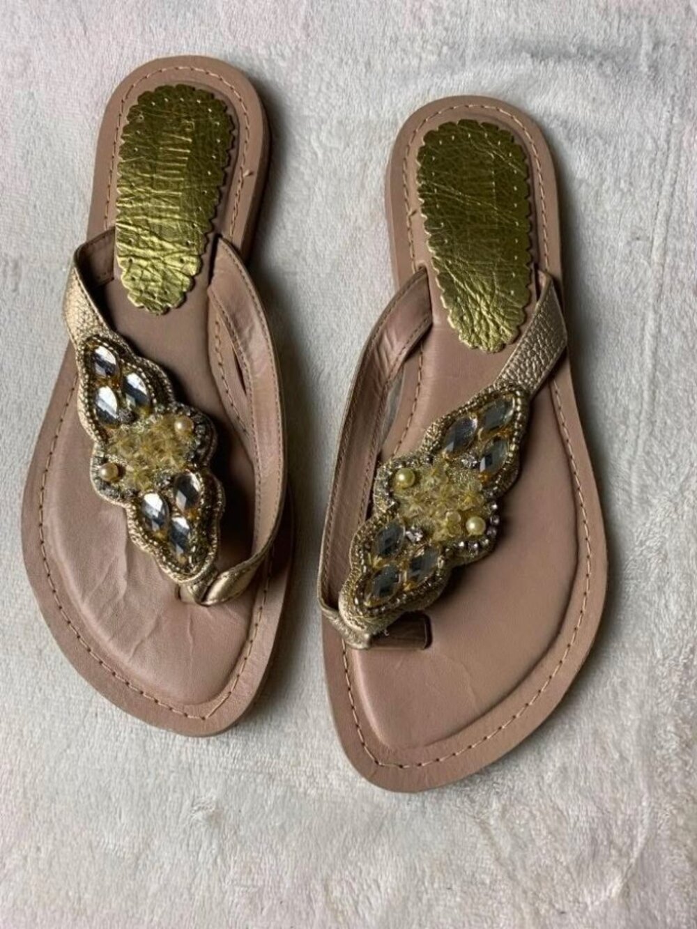 NWOT Women's Sandelly Brazilian Gold Beaded Floral Sandals Size 7